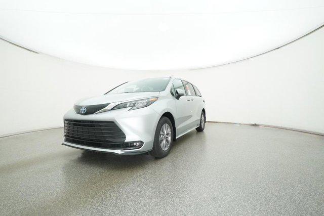 new 2025 Toyota Sienna car, priced at $46,723
