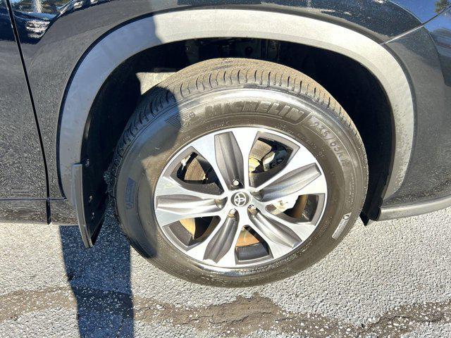 used 2023 Toyota Highlander car, priced at $37,749