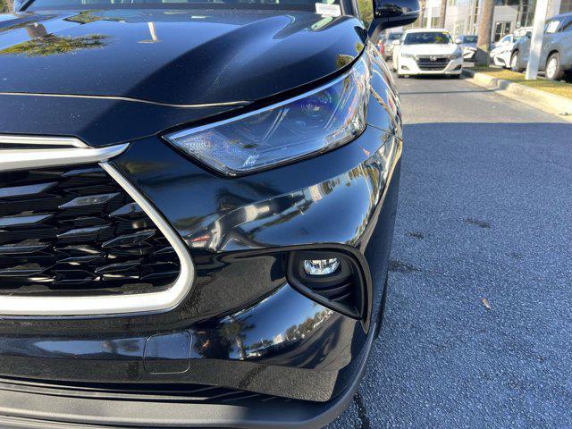used 2023 Toyota Highlander car, priced at $37,749