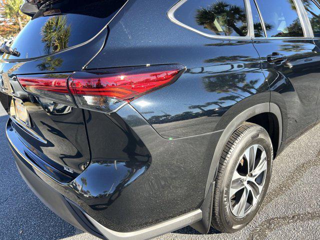 used 2023 Toyota Highlander car, priced at $37,749