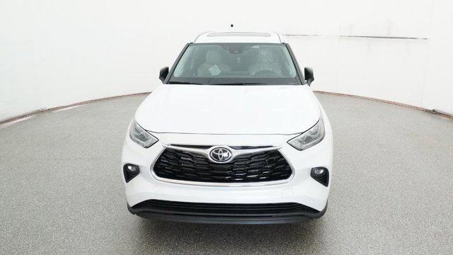 new 2025 Toyota Highlander car, priced at $57,270