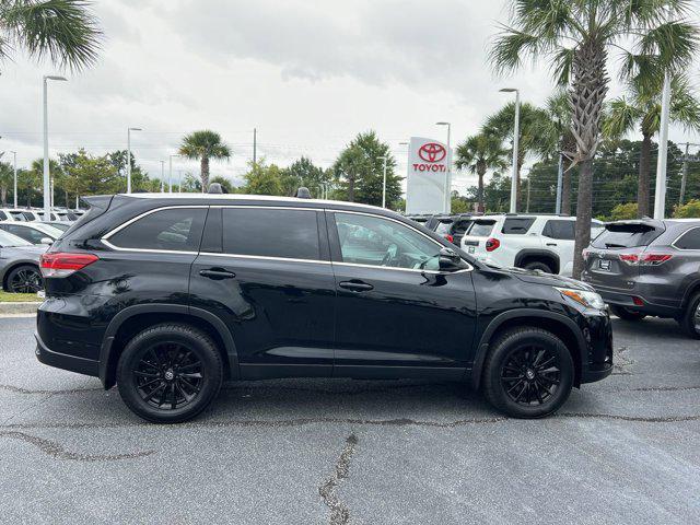 used 2019 Toyota Highlander car, priced at $29,278