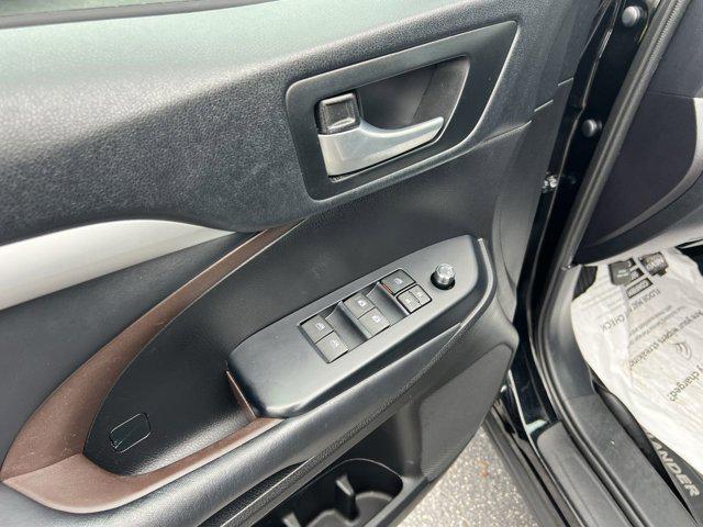 used 2019 Toyota Highlander car, priced at $29,278