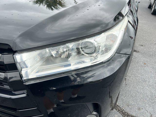 used 2019 Toyota Highlander car, priced at $29,278