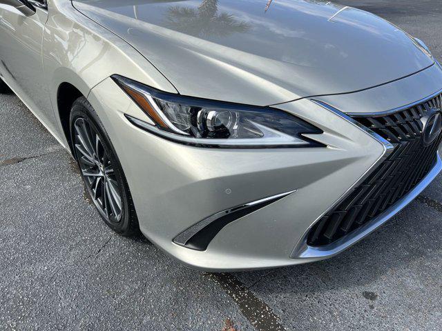 used 2022 Lexus ES 300h car, priced at $34,678