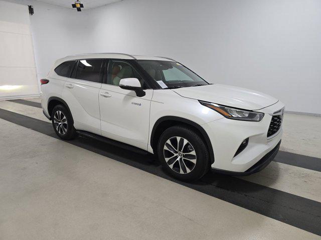 used 2020 Toyota Highlander Hybrid car, priced at $33,498