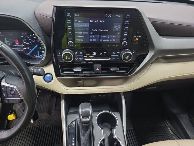 used 2020 Toyota Highlander Hybrid car, priced at $33,498