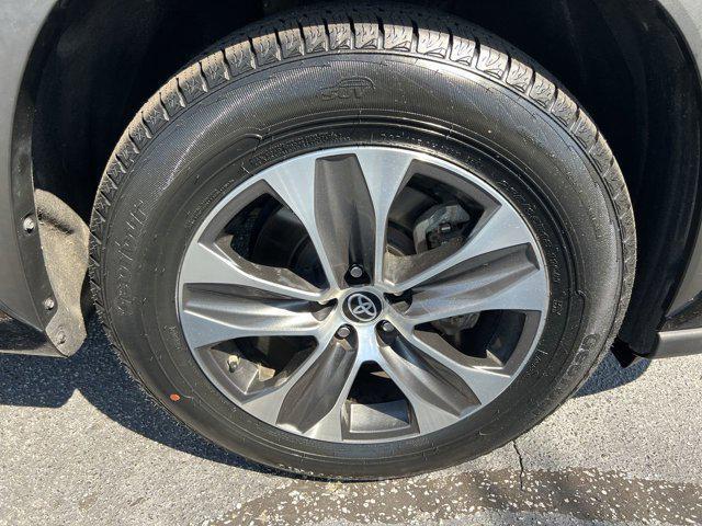 used 2023 Toyota Highlander car, priced at $38,749