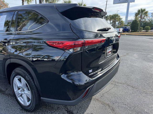 used 2022 Toyota Highlander car, priced at $29,998