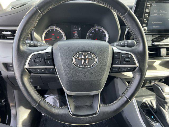 used 2022 Toyota Highlander car, priced at $29,998