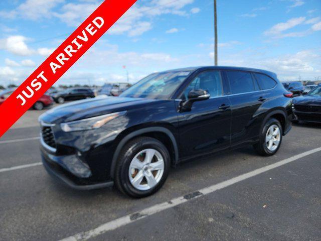 used 2022 Toyota Highlander car, priced at $30,288