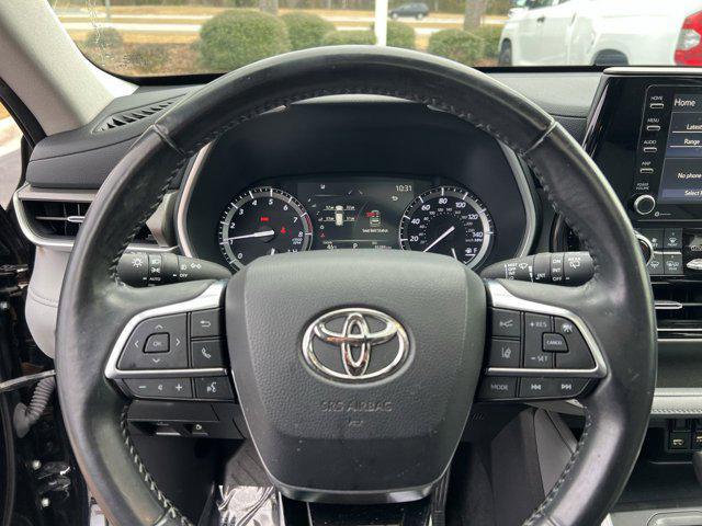 used 2021 Toyota Highlander car, priced at $34,488