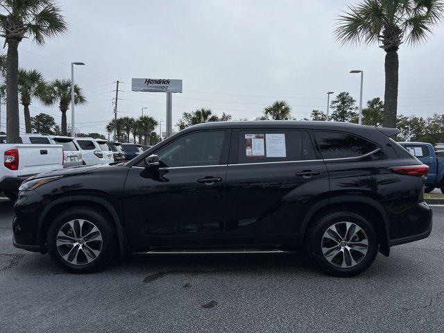 used 2021 Toyota Highlander car, priced at $34,488