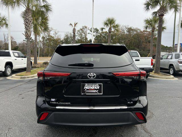 used 2021 Toyota Highlander car, priced at $34,488