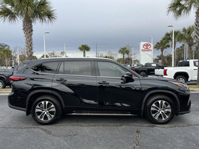 used 2021 Toyota Highlander car, priced at $34,488