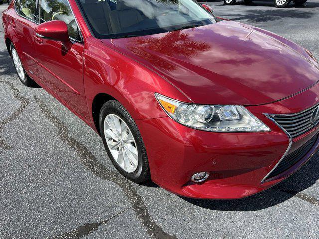 used 2014 Lexus ES 300h car, priced at $15,898
