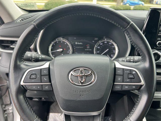 used 2022 Toyota Highlander car, priced at $33,998