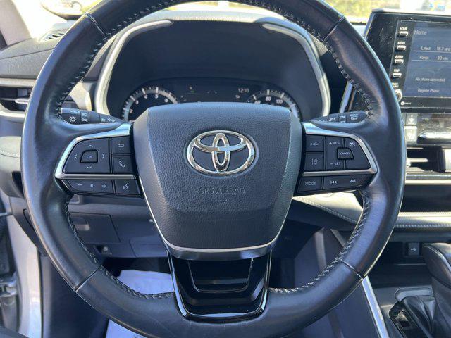 used 2021 Toyota Highlander car, priced at $32,888