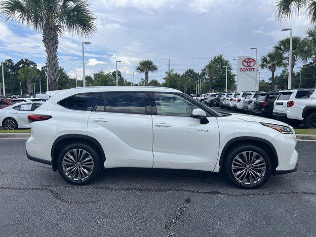 used 2021 Toyota Highlander Hybrid car, priced at $45,998
