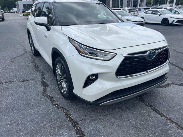 used 2021 Toyota Highlander Hybrid car, priced at $45,998