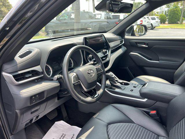 used 2024 Toyota Highlander car, priced at $43,498