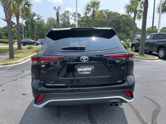 used 2024 Toyota Highlander car, priced at $43,498