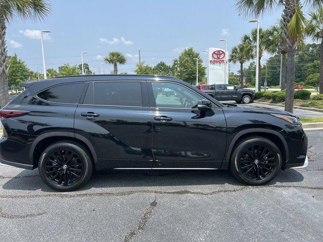 used 2024 Toyota Highlander car, priced at $43,498
