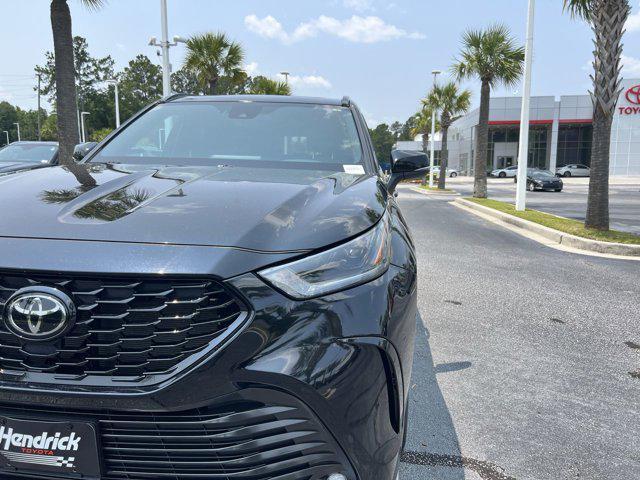 used 2024 Toyota Highlander car, priced at $43,498