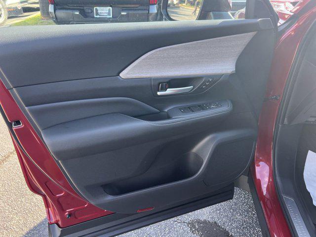 used 2025 Toyota Grand Highlander car, priced at $57,998