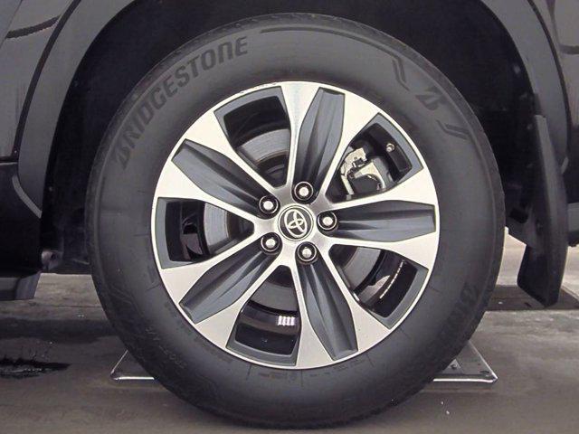 used 2022 Toyota Highlander car, priced at $37,998
