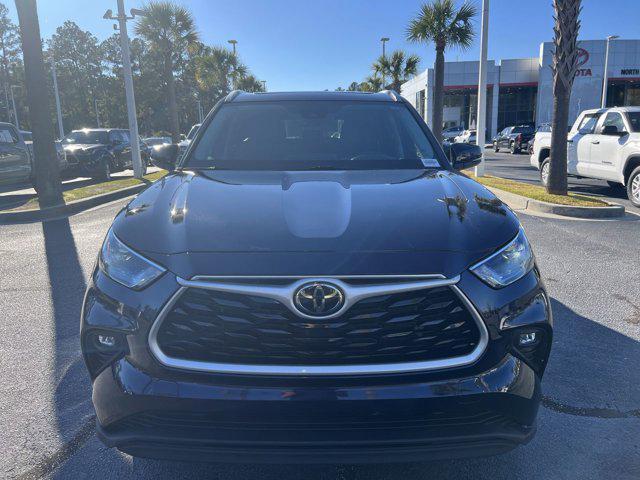 used 2022 Toyota Highlander car, priced at $34,195