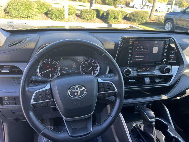 used 2022 Toyota Highlander car, priced at $34,195