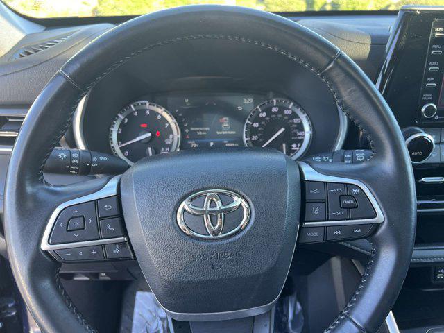 used 2022 Toyota Highlander car, priced at $34,195