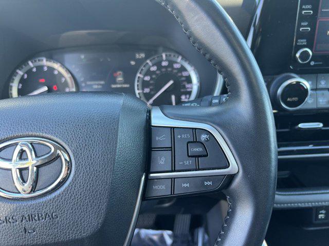 used 2022 Toyota Highlander car, priced at $34,195