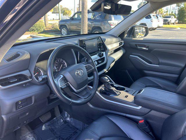 used 2022 Toyota Highlander car, priced at $34,195