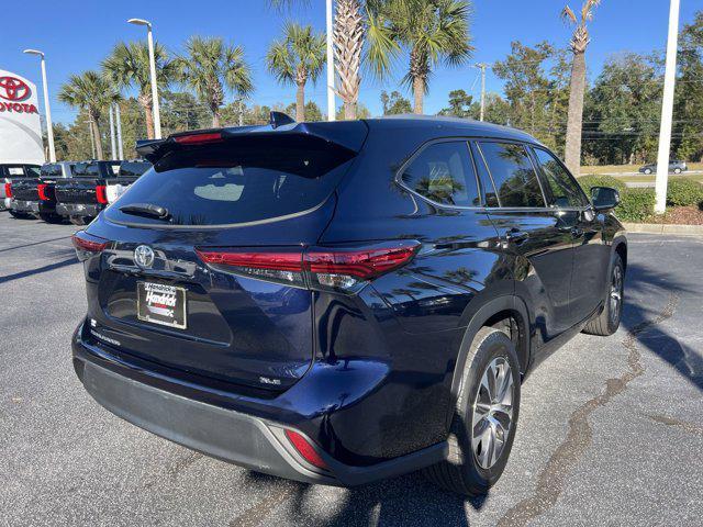 used 2022 Toyota Highlander car, priced at $34,195