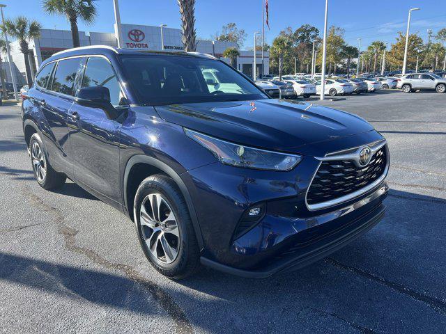 used 2022 Toyota Highlander car, priced at $34,195