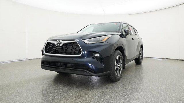 new 2025 Toyota Highlander car, priced at $46,016