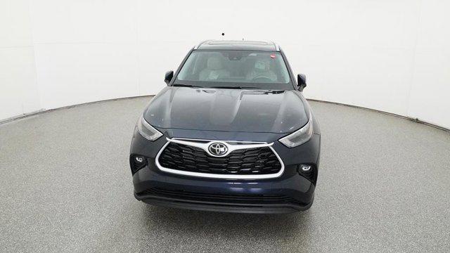 new 2025 Toyota Highlander car, priced at $46,016