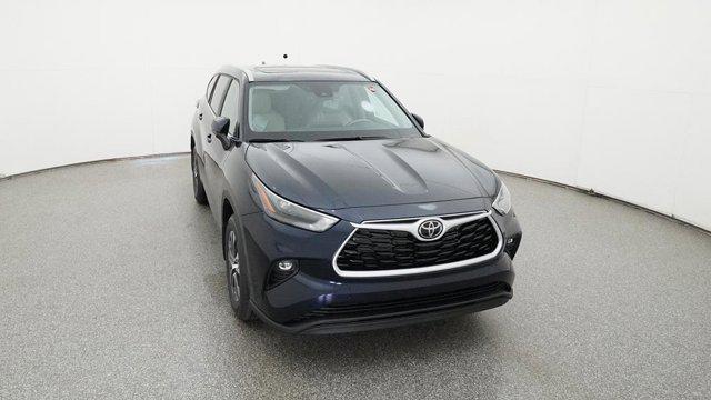 new 2025 Toyota Highlander car, priced at $46,016