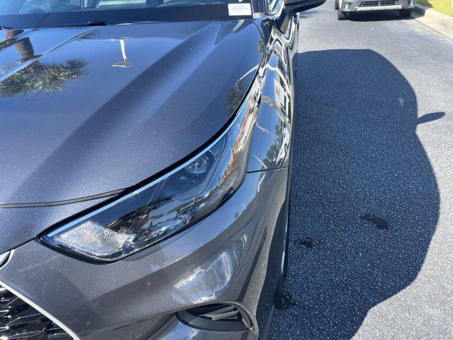 used 2023 Toyota Highlander car, priced at $32,995