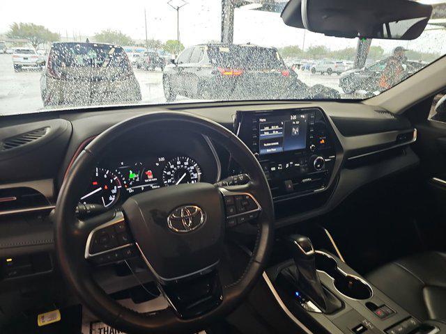 used 2021 Toyota Highlander car, priced at $30,998