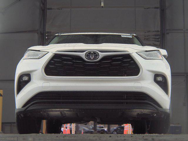 used 2021 Toyota Highlander car, priced at $30,998