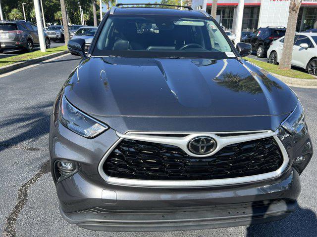 used 2022 Toyota Highlander car, priced at $33,998