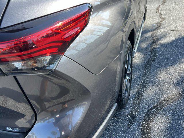 used 2022 Toyota Highlander car, priced at $33,998