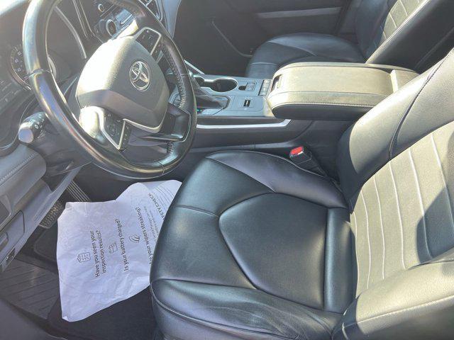 used 2022 Toyota Highlander car, priced at $33,998