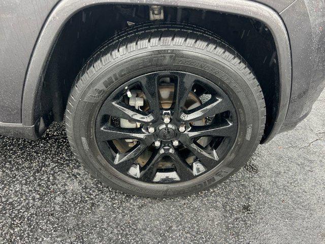 used 2019 Jeep Grand Cherokee car, priced at $17,998