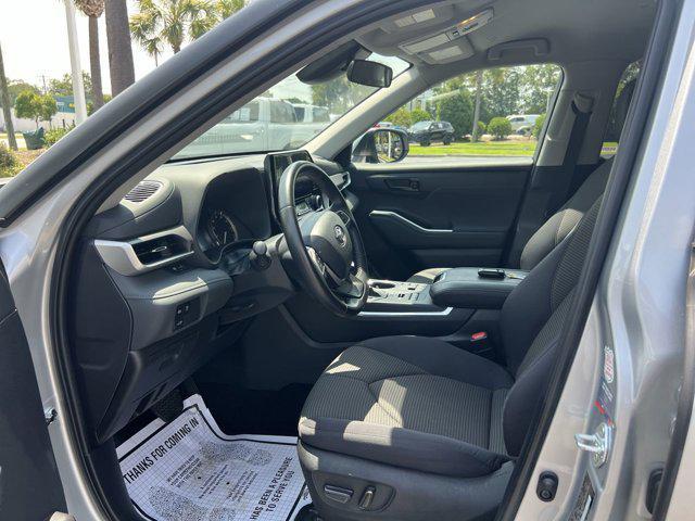 used 2024 Toyota Highlander car, priced at $37,998