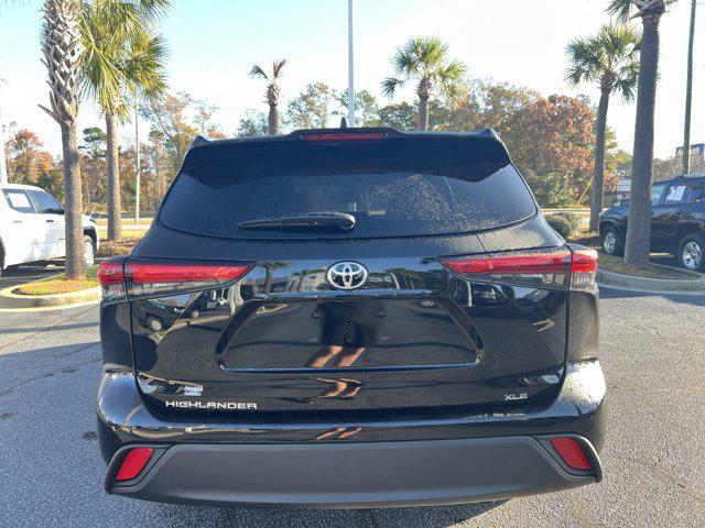 used 2022 Toyota Highlander car, priced at $34,888