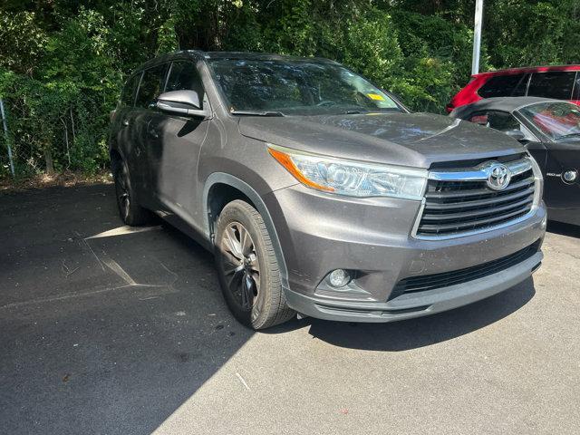 used 2016 Toyota Highlander car, priced at $15,278